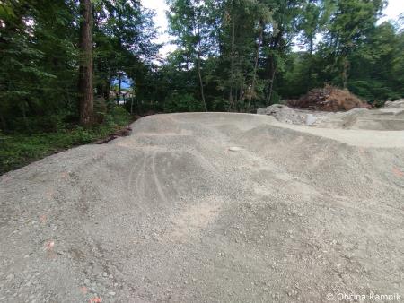 Občina Kamnik vlaga v športno infrastrukturo uredili smo dolgo pričakovani kolesarski poligon – Pumptrack Kamnik (5)